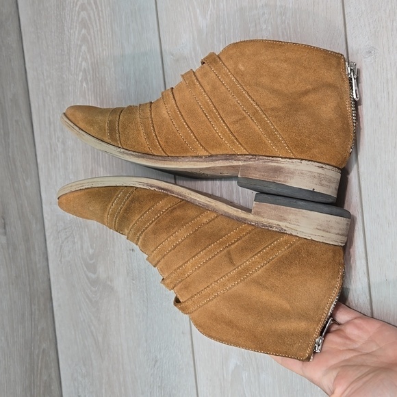 Free People Women Swept AwayLeather Back Zip Pointed Toe shoes boots sz 8.5 - Picture 9 of 16